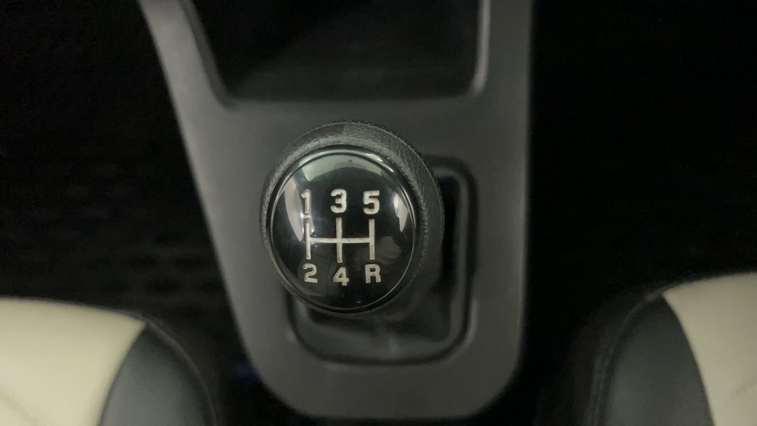 Used 2025 Maruti Suzuki Wagon R VXI 1.0 CNG Cng Manual interior GEAR  KNOB VIEW