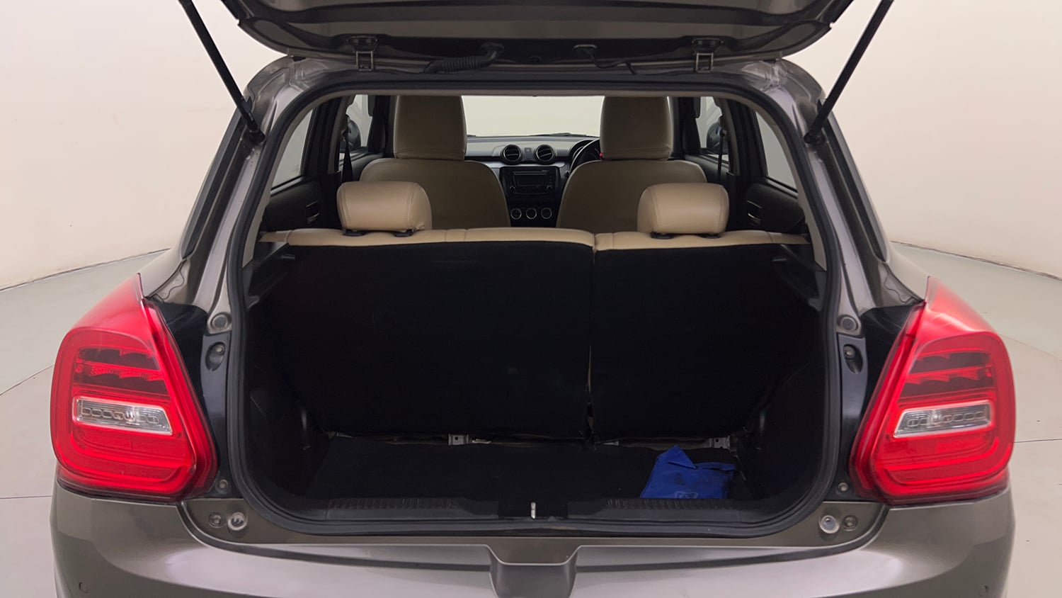 Used 2018 Maruti Suzuki Swift ZXi AMT Petrol Automatic interior DICKY INSIDE VIEW