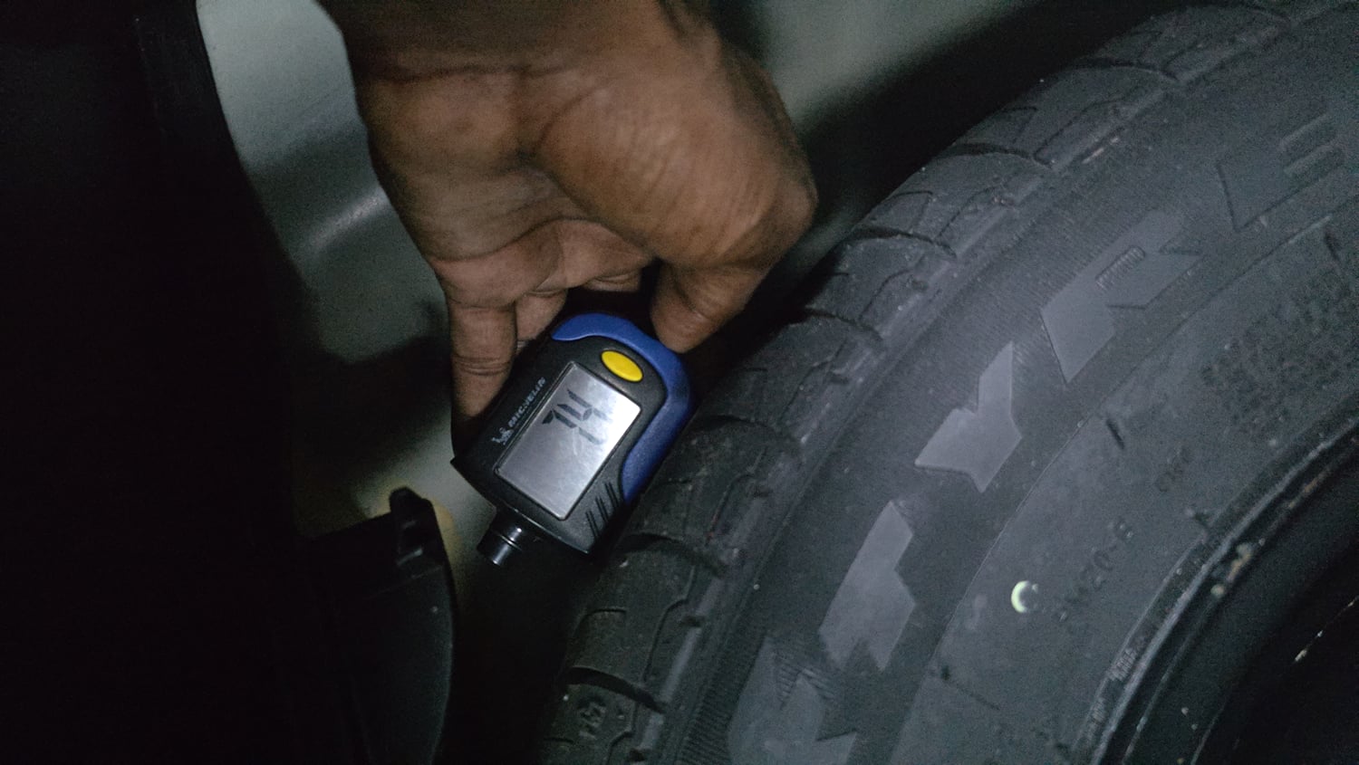 Used 2021 Maruti Suzuki Swift ZXi Petrol Manual tyres SPARE TYRE VIEW