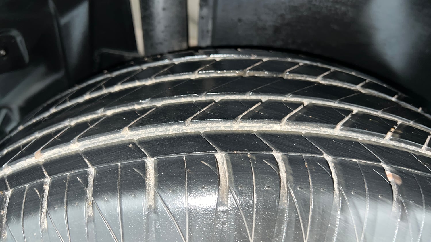 Used 2022 maruti-suzuki Vitara Brezza ZXi Plus Petrol Manual tyres RIGHT REAR TYRE TREAD VIEW