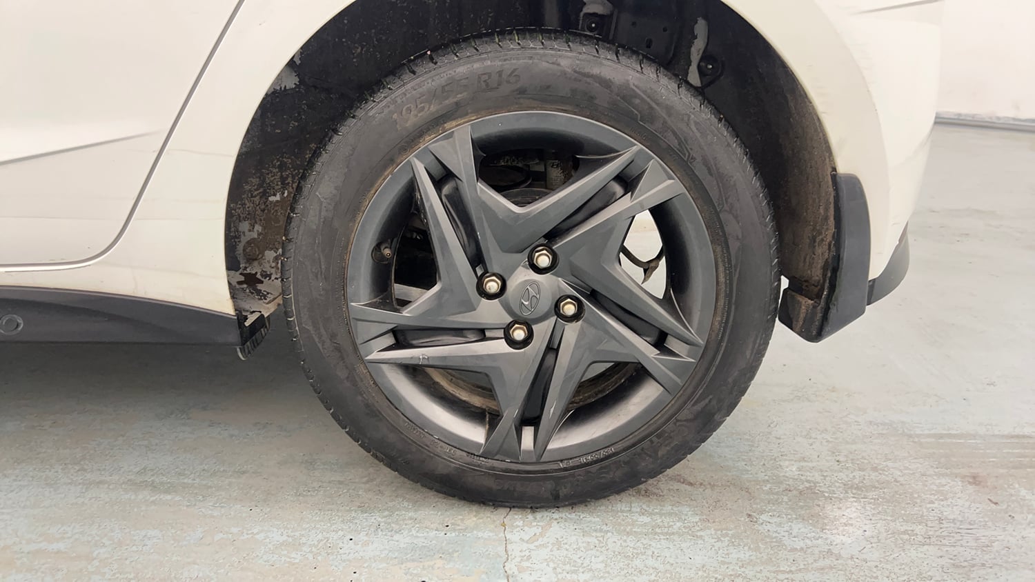 Used 2023 Hyundai i20 Sportz 1.2 MT Petrol Manual tyres LEFT REAR TYRE RIM VIEW