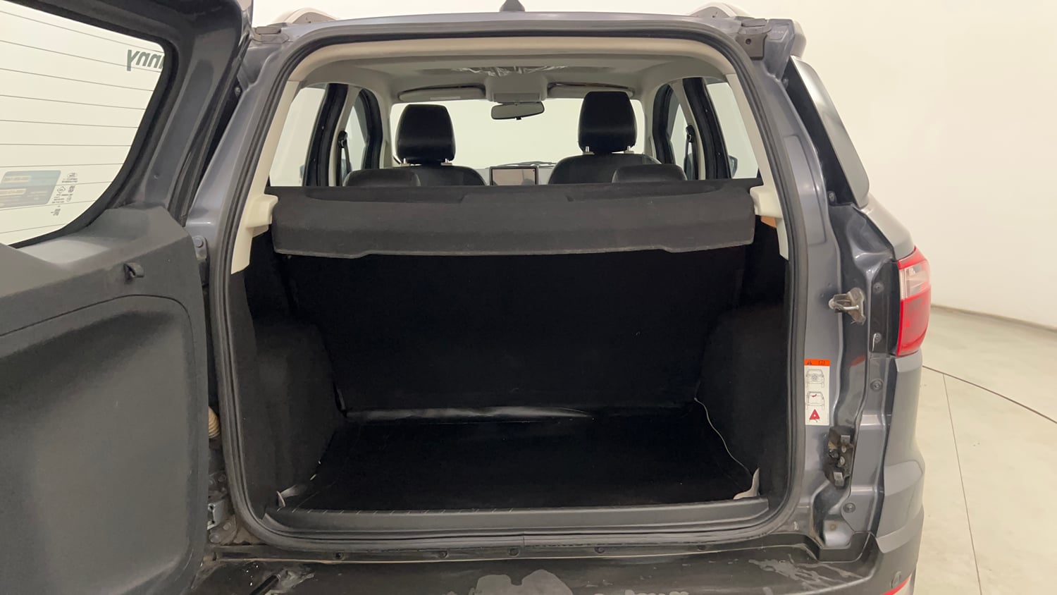 Used 2021 Ford EcoSport Titanium 1.5L Ti-VCT Petrol Manual interior DICKY INSIDE VIEW