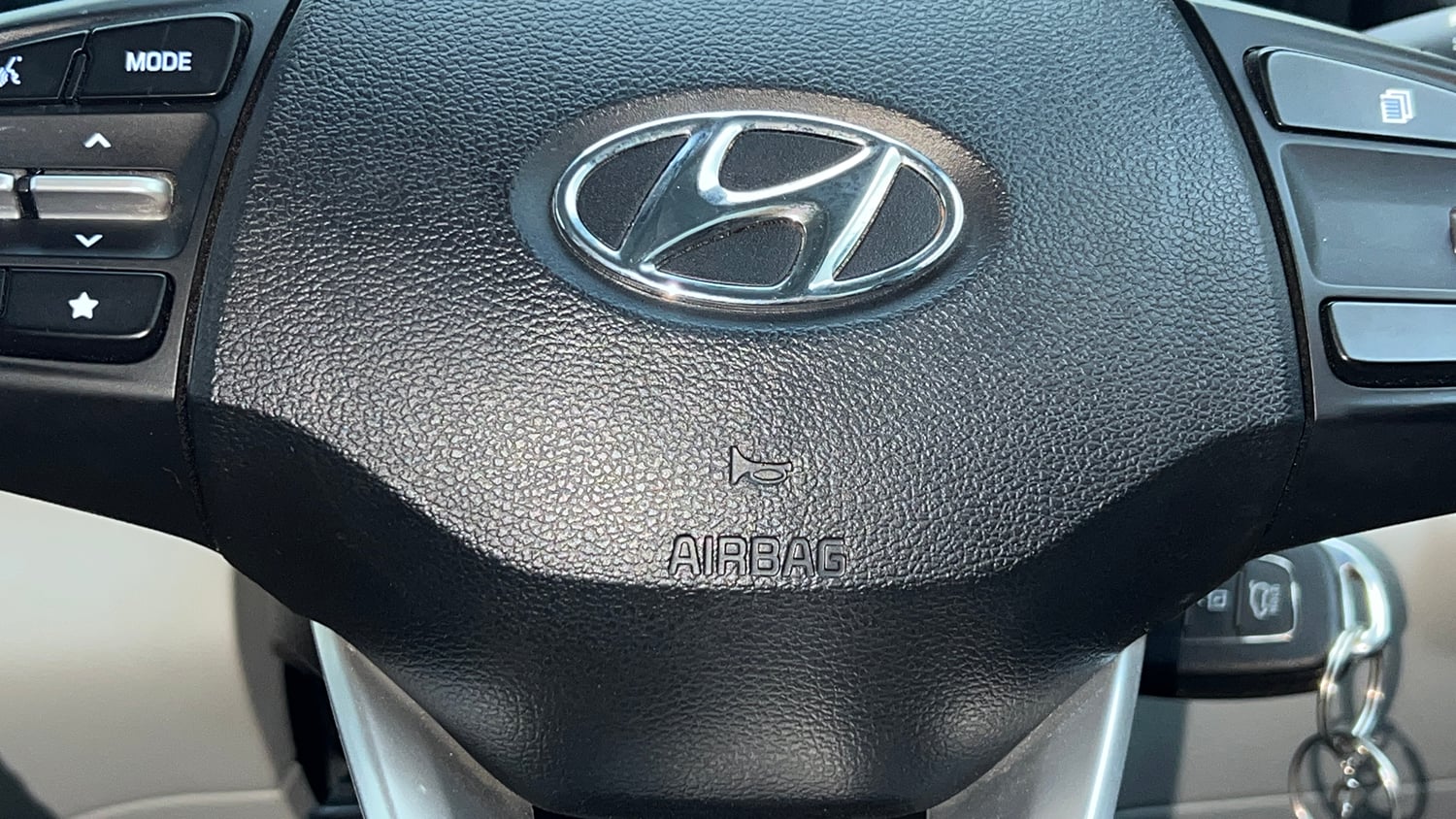 Used 2025 Hyundai Venue S (O) Plus 1.2 Petrol Petrol Manual top_features Airbags