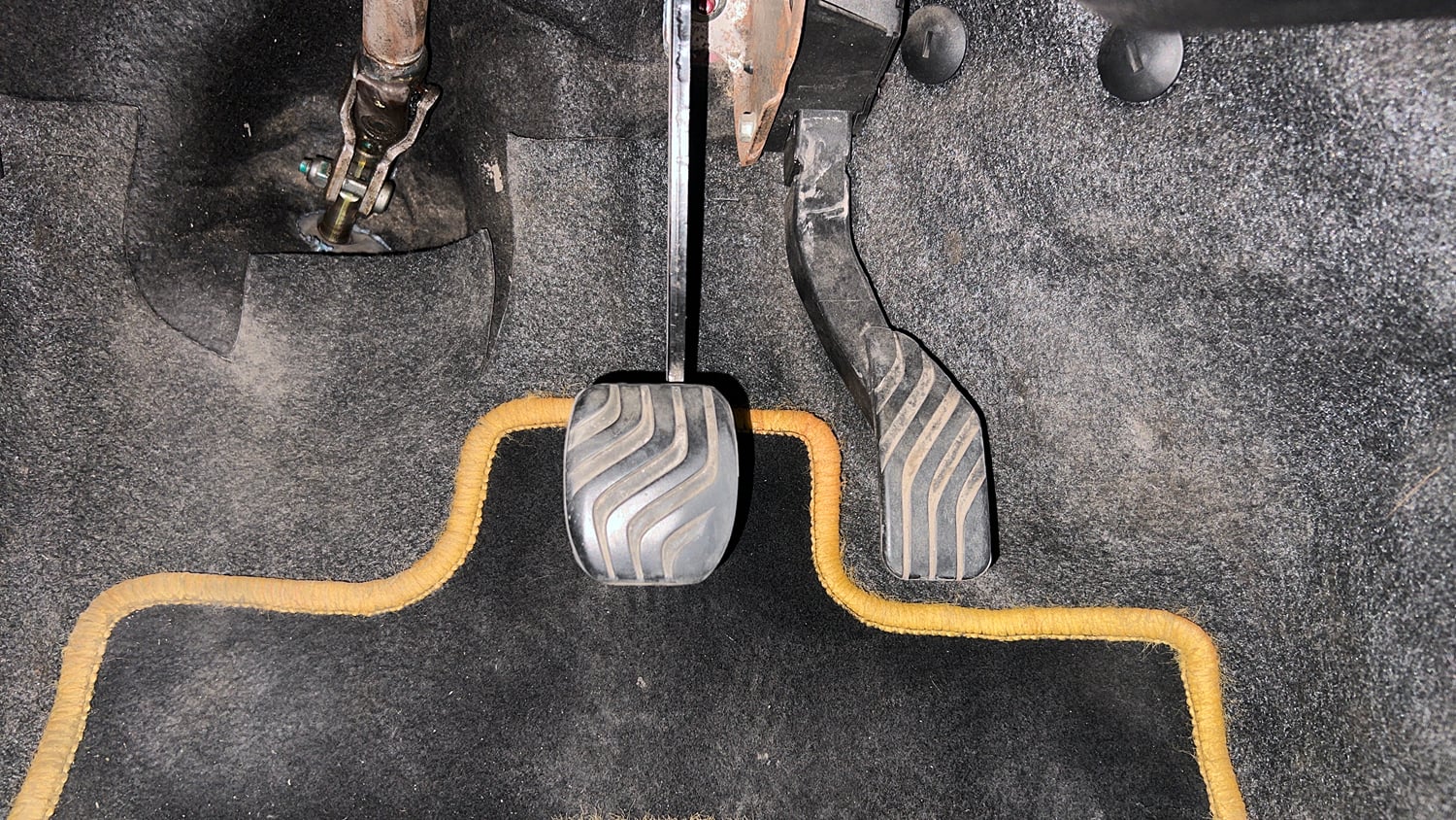 Used 2018 Renault Kwid 1.0 RXT AMT Petrol Automatic interior PEDALS VIEW