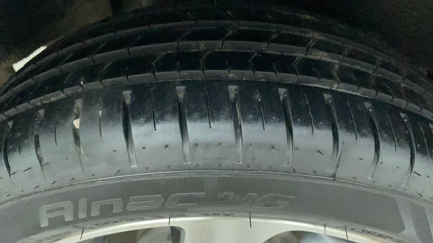 Used 2020 Maruti Suzuki Baleno Zeta Petrol Manual tyres RIGHT REAR TYRE TREAD VIEW