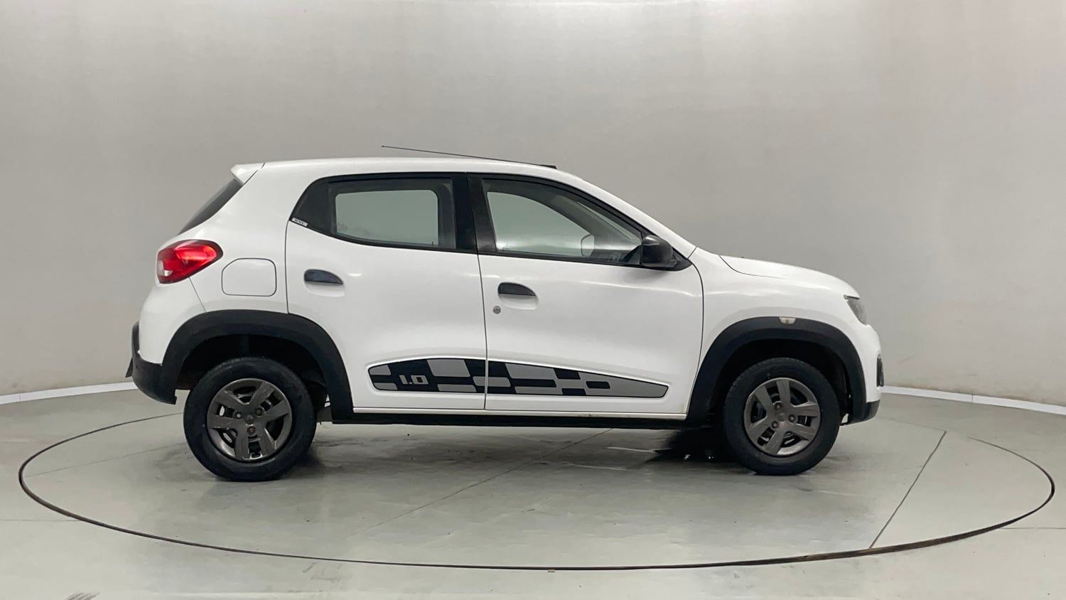 Used 2017 Renault Kwid 1.0 RXL Petrol Manual exterior RIGHT SIDE VIEW