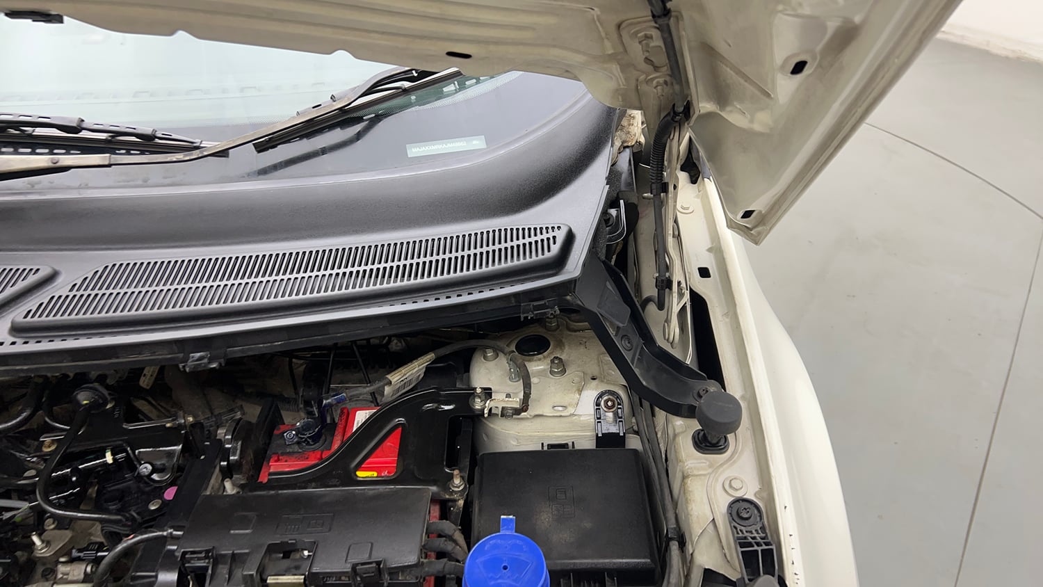Used 2018 Ford EcoSport Trend 1.5L TDCi Diesel Manual engine ENGINE LEFT SIDE HINGE & APRON VIEW