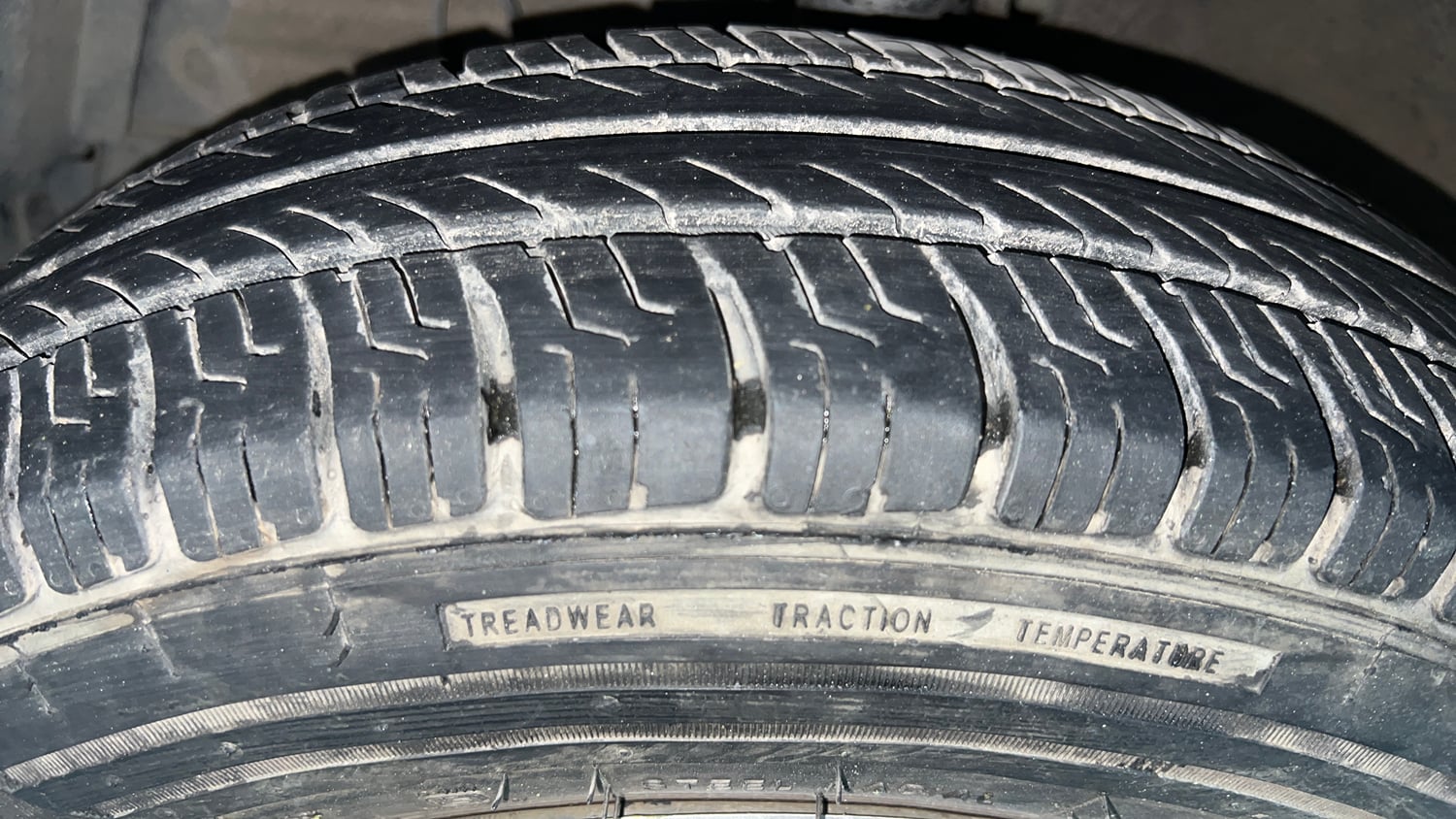 Used 2015 Maruti Suzuki Swift VXi Petrol Manual tyres LEFT FRONT TYRE TREAD VIEW