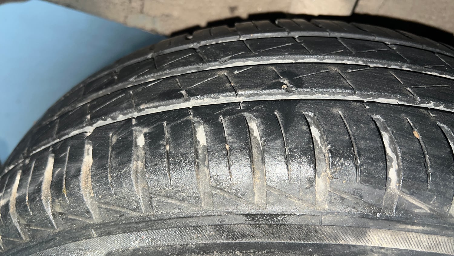 Used 2022 Renault Kwid RXT 1.0 Petrol Manual tyres RIGHT REAR TYRE TREAD VIEW