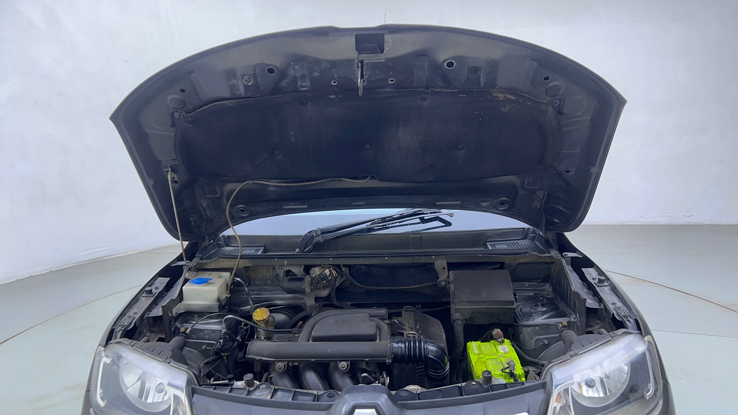 Used 2017 Renault Kwid 1.0 RXT Petrol Manual engine ENGINE & BONNET OPEN FRONT VIEW