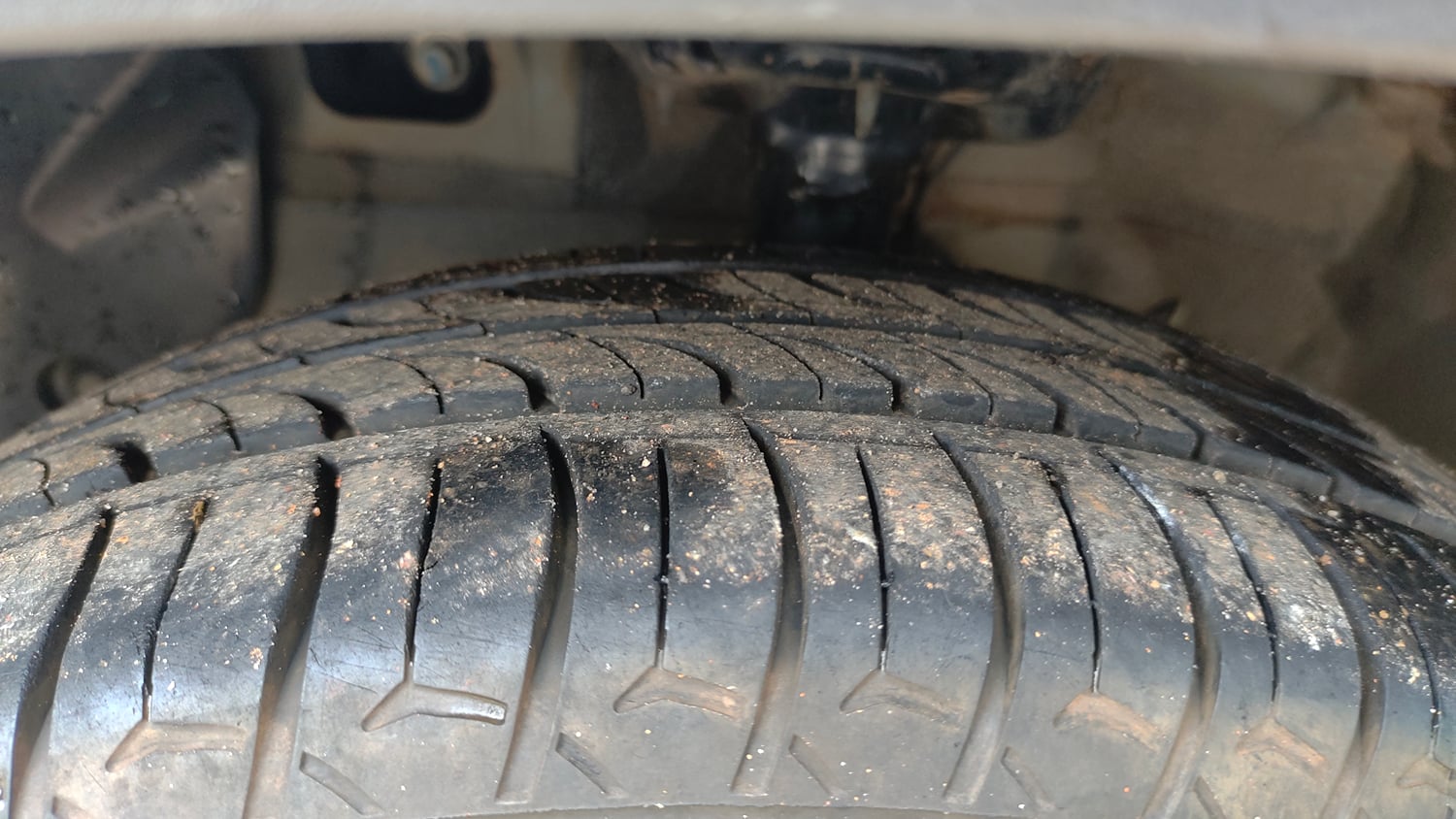 Used 2023 Hyundai Exter SX (O) 1.2 MT Petrol Manual tyres LEFT FRONT TYRE TREAD VIEW