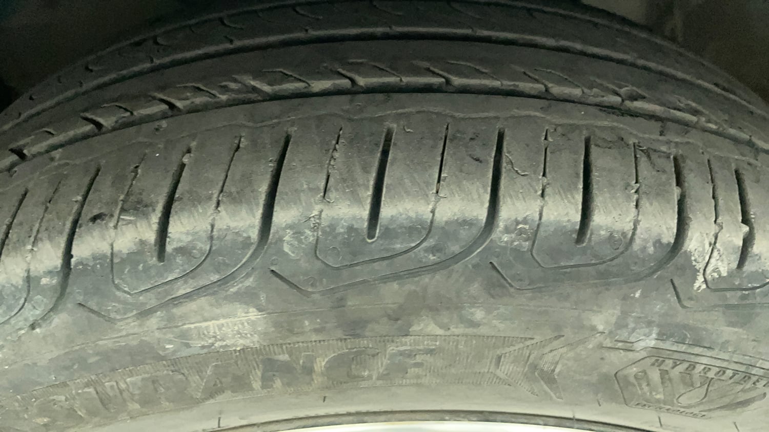 Used 2024 Honda City V Petrol MT Petrol Manual tyres LEFT FRONT TYRE TREAD VIEW
