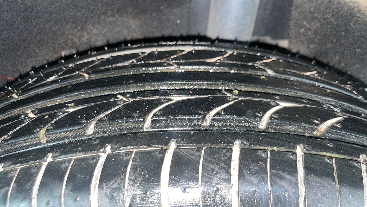 Used 2017 Maruti Suzuki Baleno Delta 1.2 Petrol Manual tyres LEFT REAR TYRE TREAD VIEW