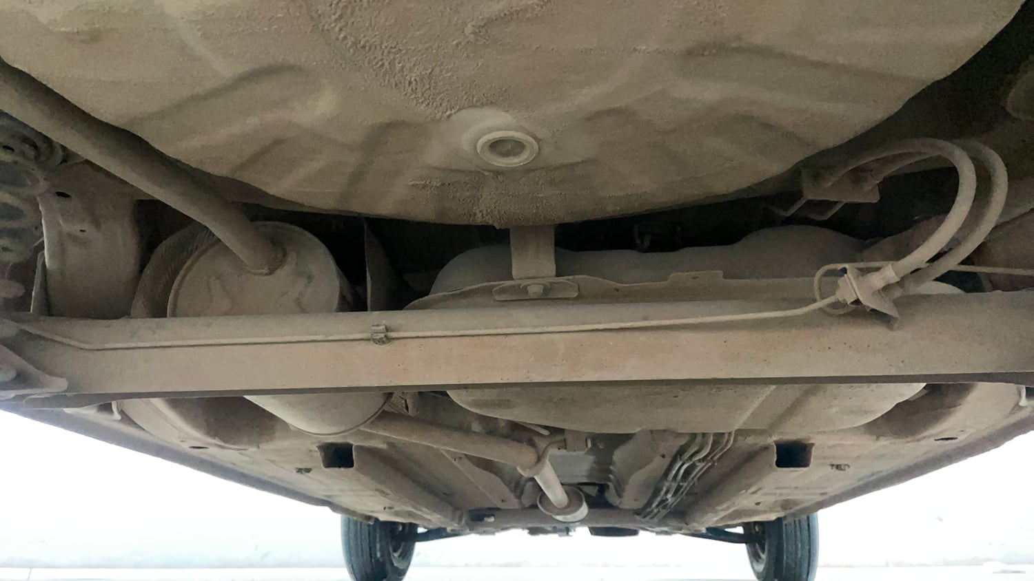 Used 2017 Renault Kwid 1.0 RXL Petrol Manual extra REAR UNDERBODY VIEW (TAKEN FROM REAR)