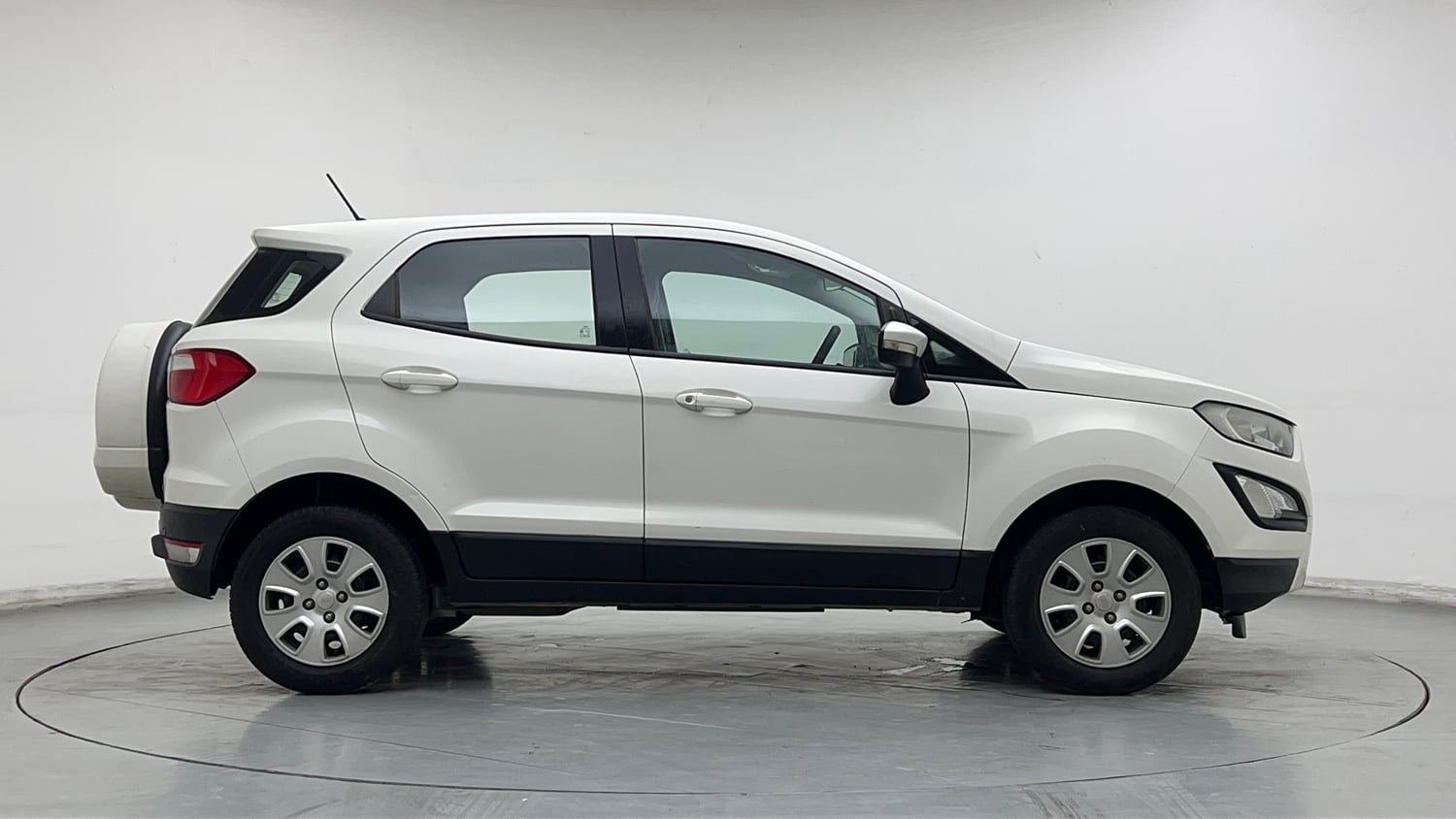 Used 2018 Ford EcoSport Trend 1.5L TDCi Diesel Manual exterior RIGHT SIDE VIEW