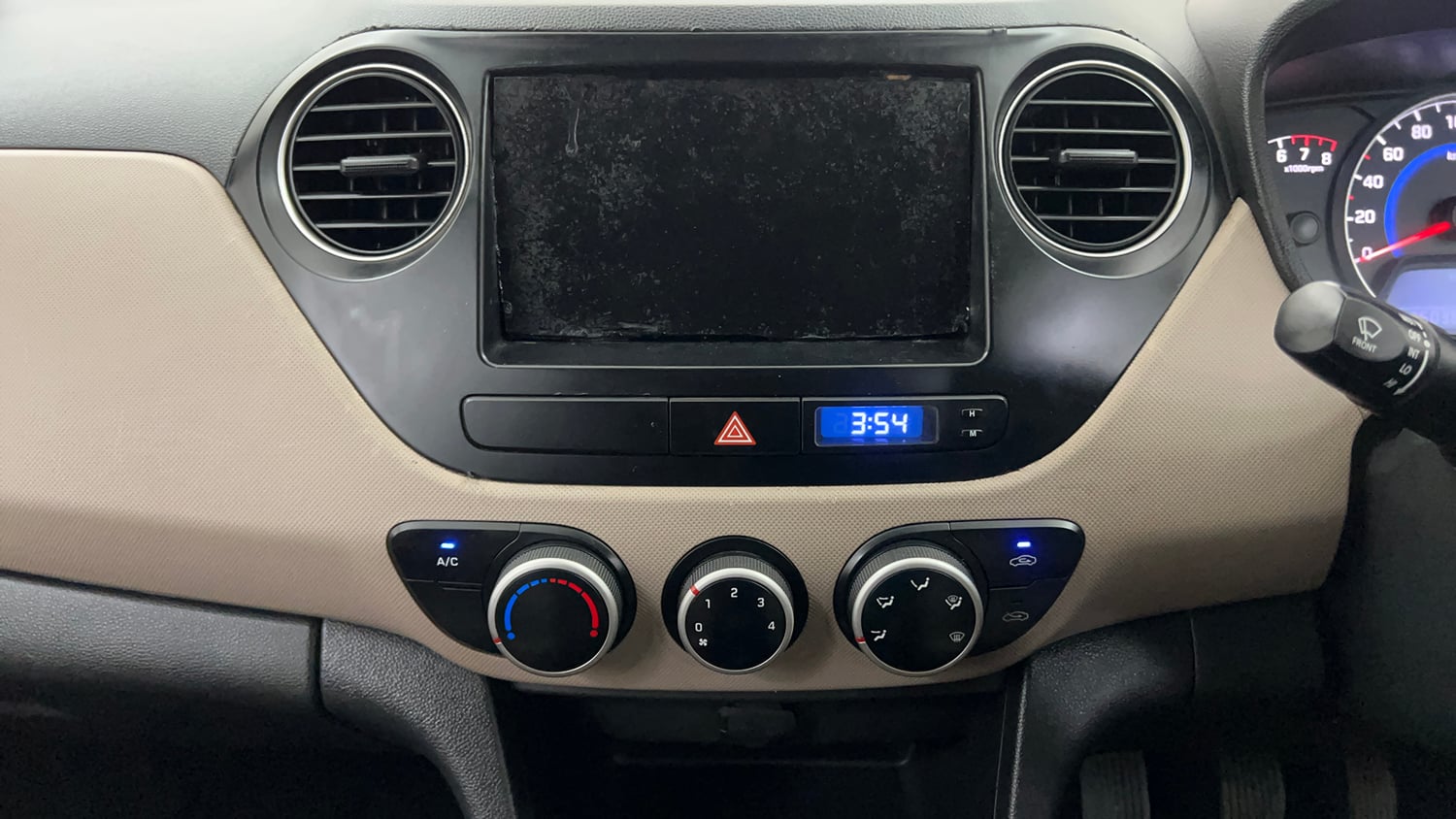 Used 2016 Hyundai Grand i10 Magna 1.2 Kappa VTVT Petrol Manual interior MUSIC SYSTEM & AC CONTROL VIEW