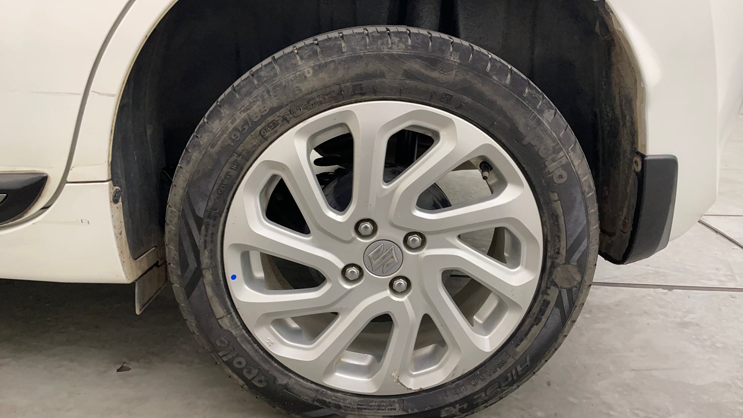Used 2023 Maruti Suzuki Baleno Zeta AGS Petrol Automatic tyres LEFT REAR TYRE RIM VIEW