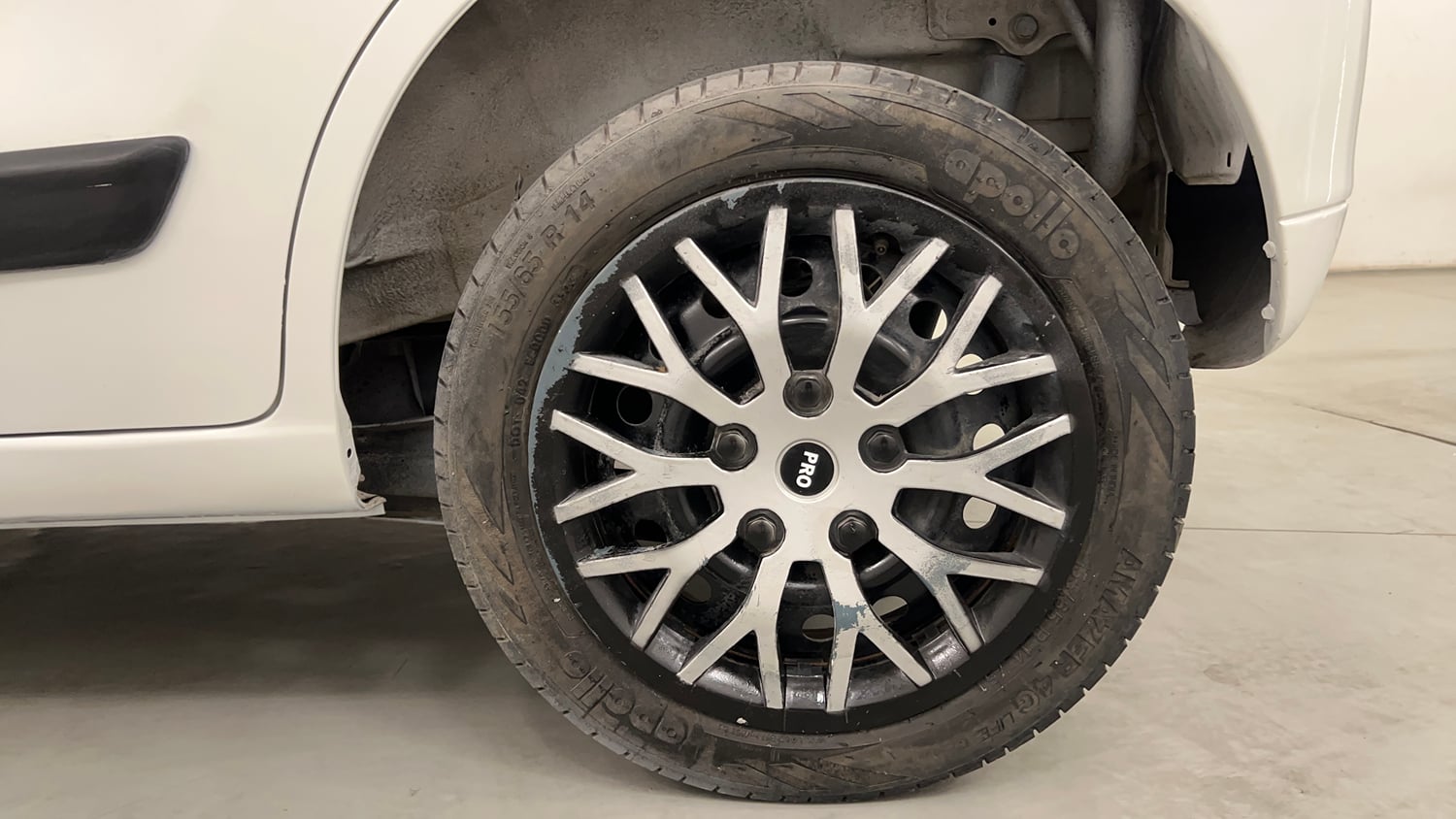 Used 2017 Maruti Suzuki Wagon R Vxi (ABS-Airbag) Petrol Manual tyres LEFT REAR TYRE RIM VIEW