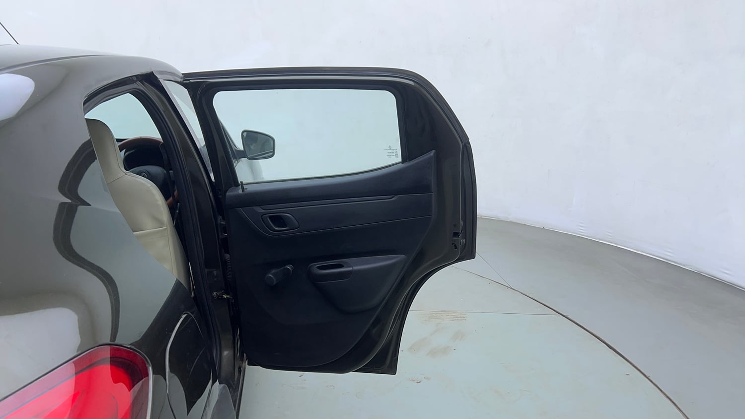 Used 2017 Renault Kwid 1.0 RXT Petrol Manual interior RIGHT REAR DOOR OPEN VIEW