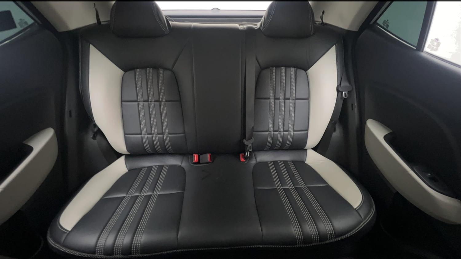 Used 2025 Hyundai Venue S (O) Plus 1.2 Petrol Petrol Manual interior REAR SEAT CONDITION VIEW