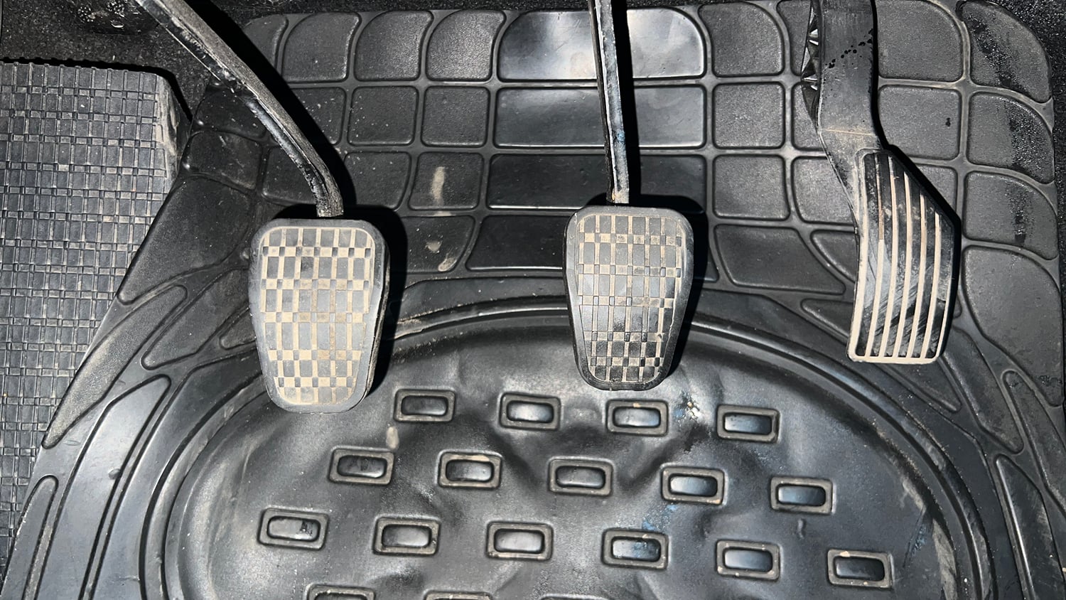 Used 2022 Tata Punch Pure MT Petrol Manual interior PEDALS VIEW