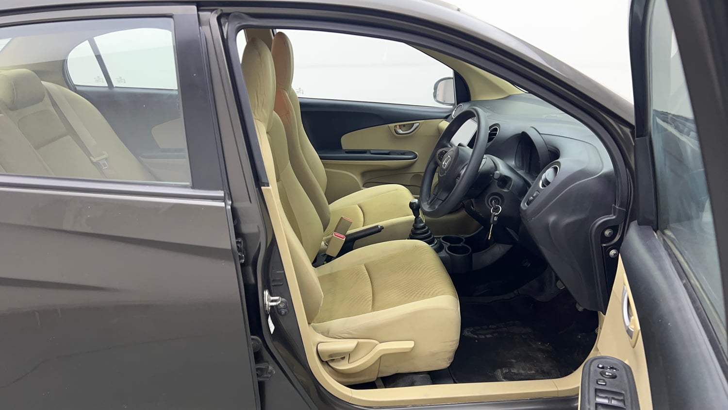Used 2015 Honda Amaze 1.2 VX i-VTEC Petrol Manual interior RIGHT SIDE FRONT DOOR CABIN VIEW