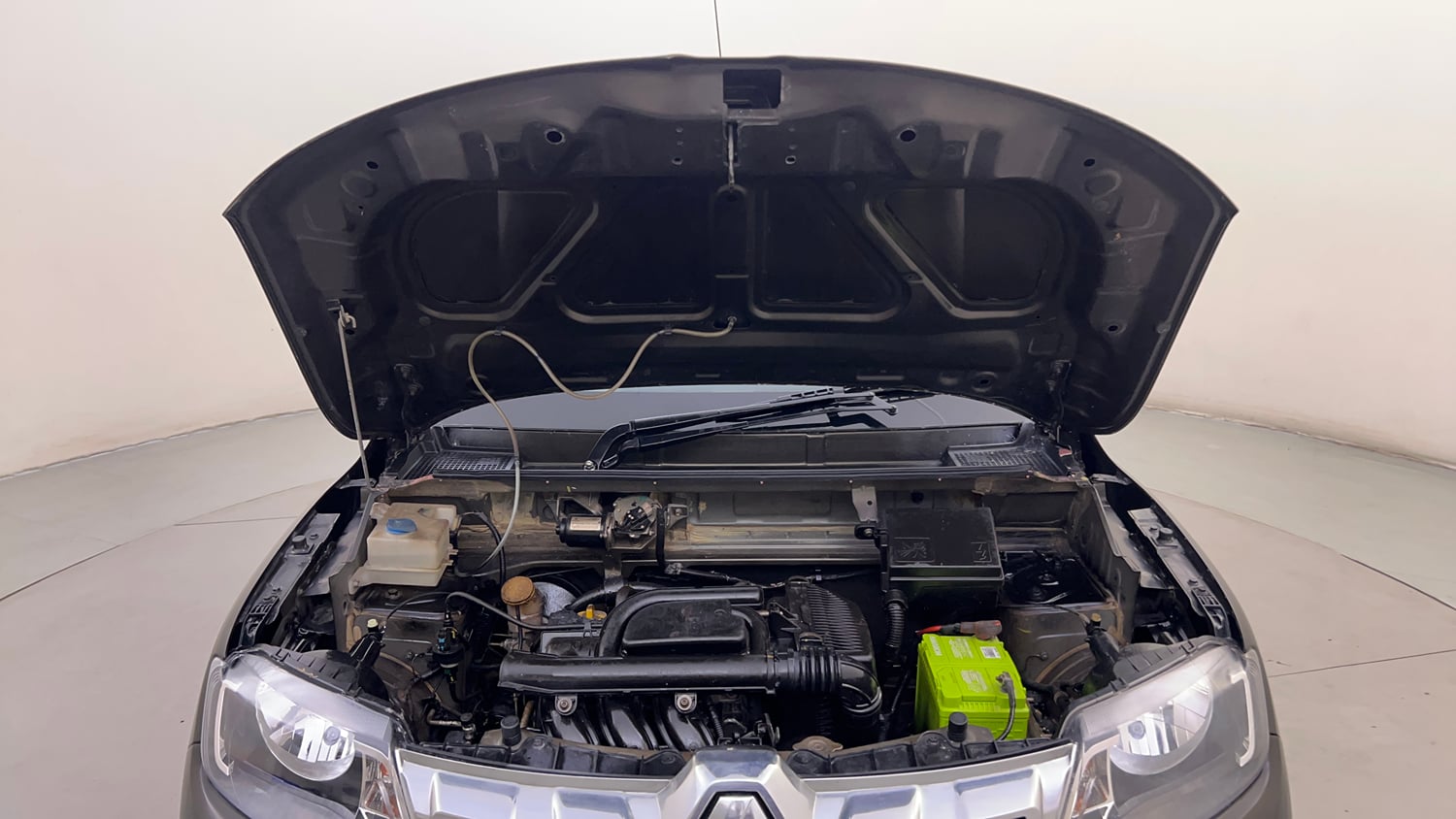 Used 2018 Renault Kwid 1.0 RXT Petrol Manual engine ENGINE & BONNET OPEN FRONT VIEW