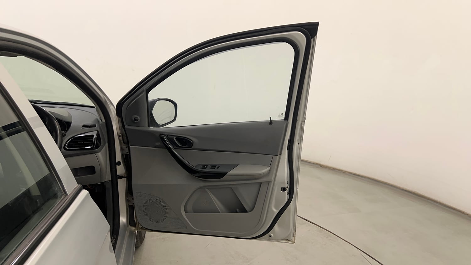 Used 2020 Tata Tigor XM Petrol Manual interior RIGHT FRONT DOOR OPEN VIEW