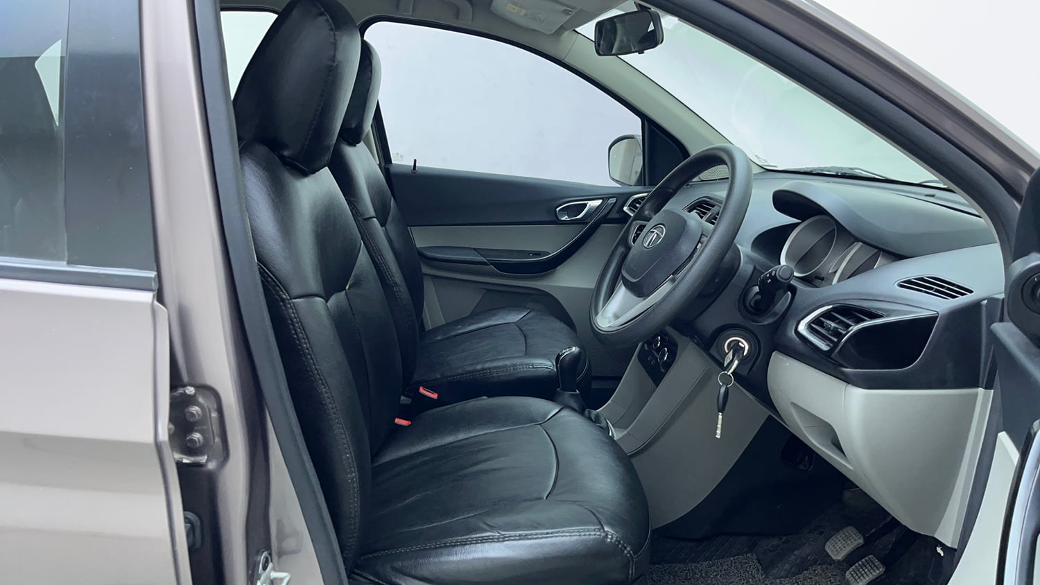 Used 2016 Tata Tiago Revotron XZ Petrol Manual interior RIGHT SIDE FRONT DOOR CABIN VIEW