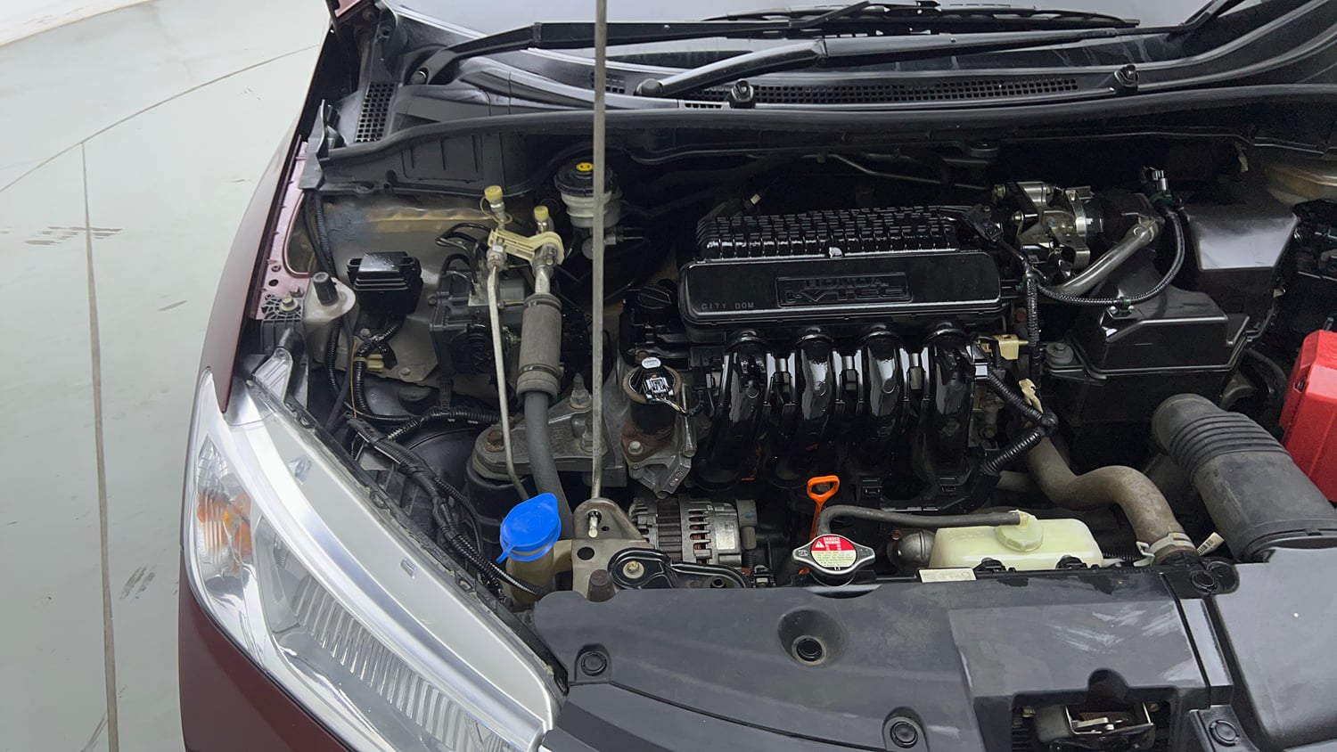 Used 2015 Honda City V Petrol Manual engine ENGINE RIGHT SIDE VIEW