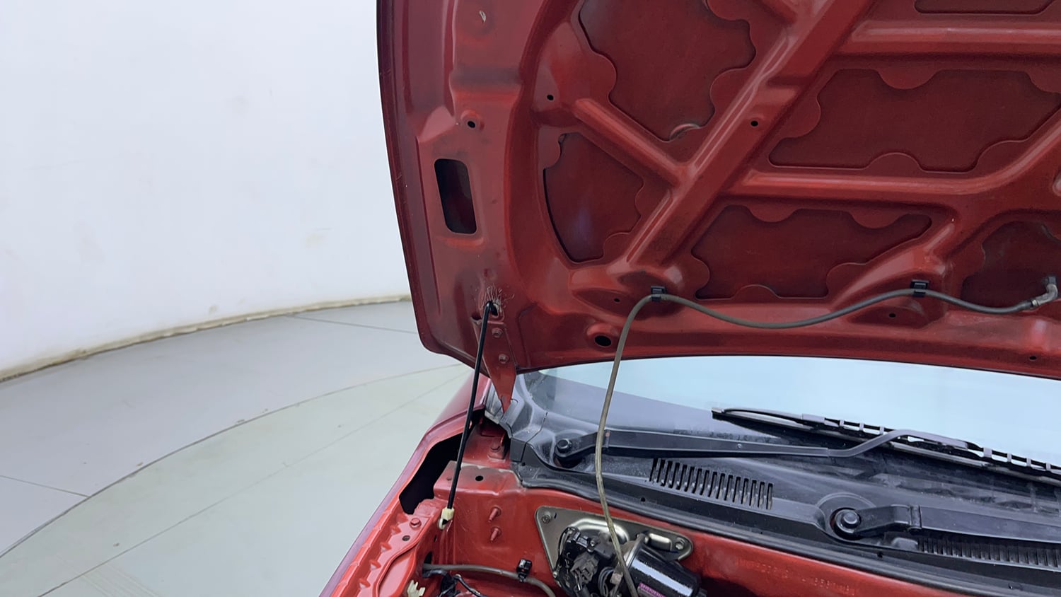 Used 2018 Maruti Suzuki Alto K10 VXi (O) Petrol Manual engine ENGINE RIGHT SIDE HINGE & APRON VIEW
