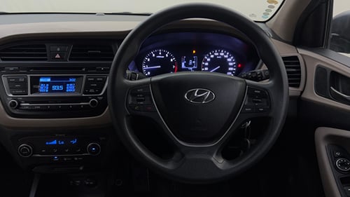 Used 2015 Hyundai Elite i20 Sportz 1.2 Petrol Manual top_features Steering mounted controls