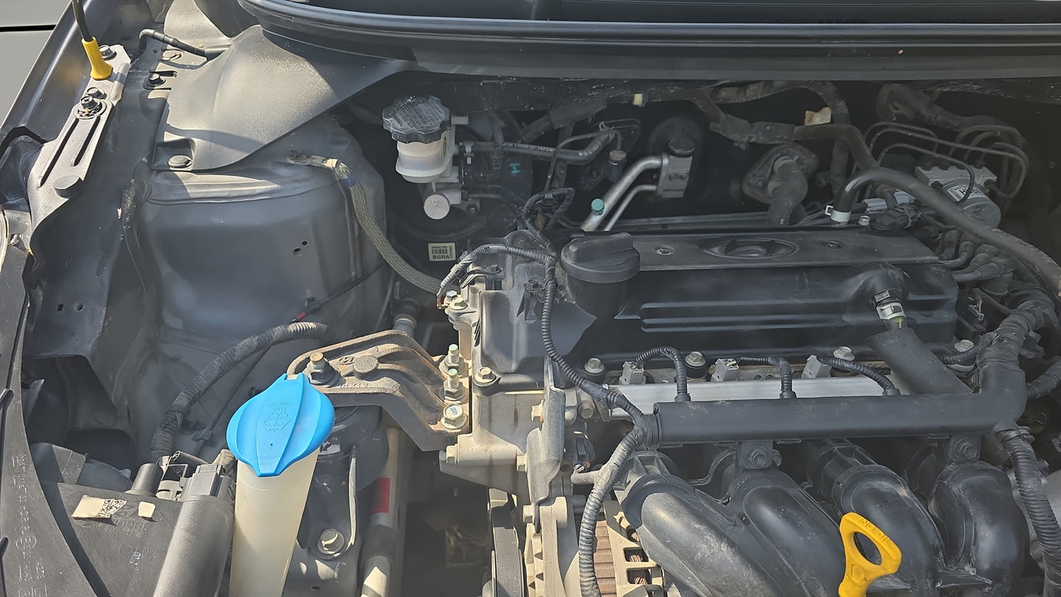 Used 2017 Hyundai Elite i20 Sportz 1.2 Petrol Manual engine ENGINE RIGHT SIDE VIEW