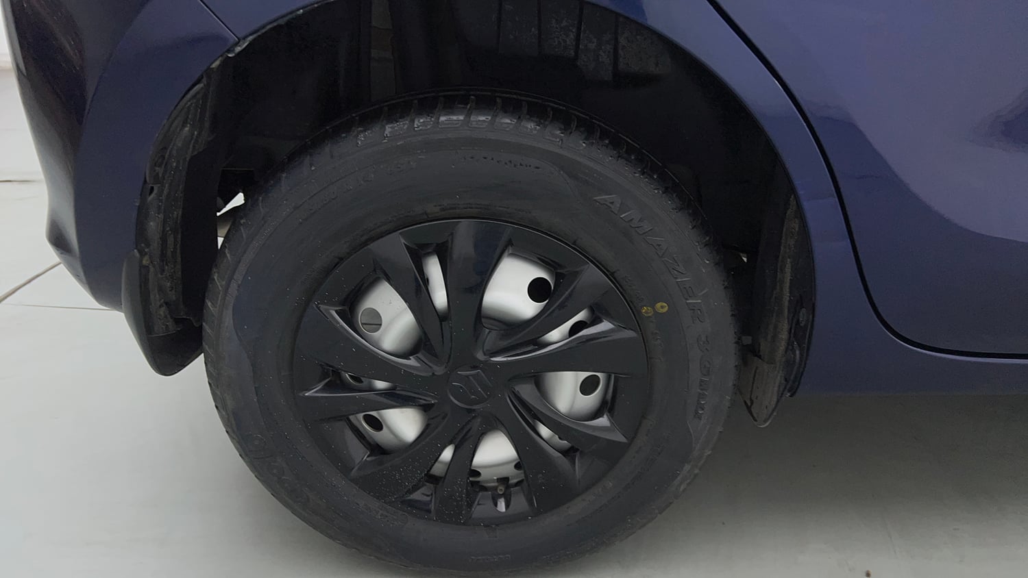 Used 2019 Maruti Suzuki Swift LXi Petrol Manual tyres RIGHT REAR TYRE RIM VIEW