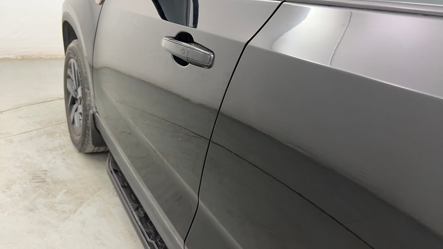 Used 2022 Tata Safari XZA Plus 6 S Dark Edition Diesel Automatic dents MINOR DENT