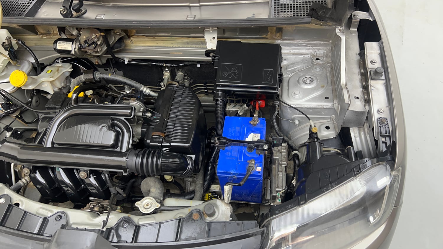 Used 2020 Renault Kwid CLIMBER 1.0 AMT Petrol Automatic engine ENGINE LEFT SIDE VIEW