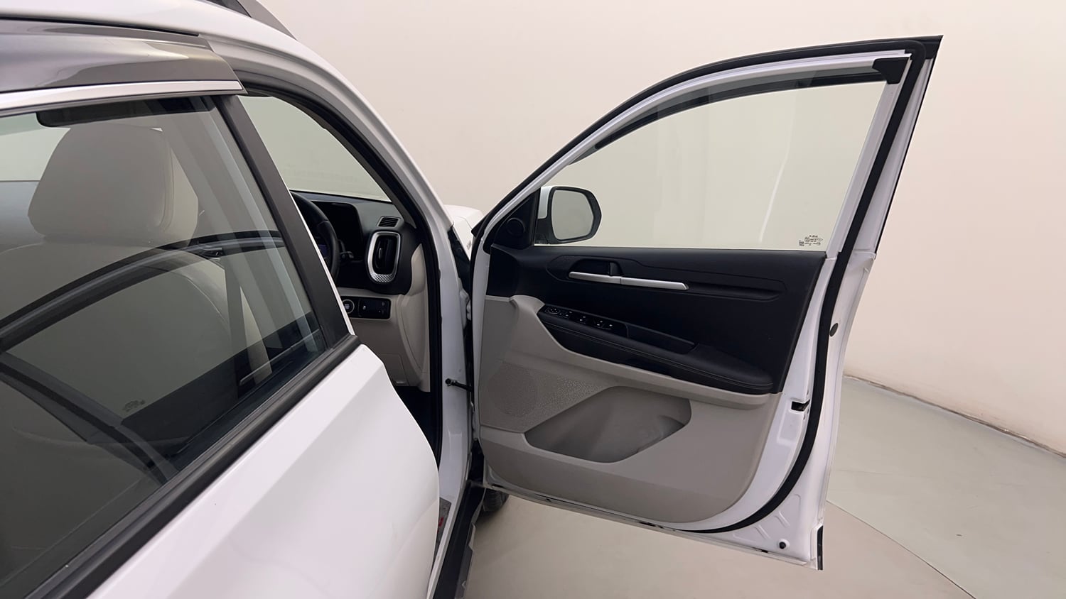 Used 2022 Kia Sonet Anniversary Edition 1.0 iMT Petrol Manual interior RIGHT FRONT DOOR OPEN VIEW