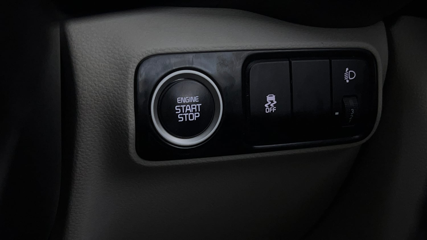 Used 2022 Kia Sonet Anniversary Edition 1.0 iMT Petrol Manual top_features Keyless start