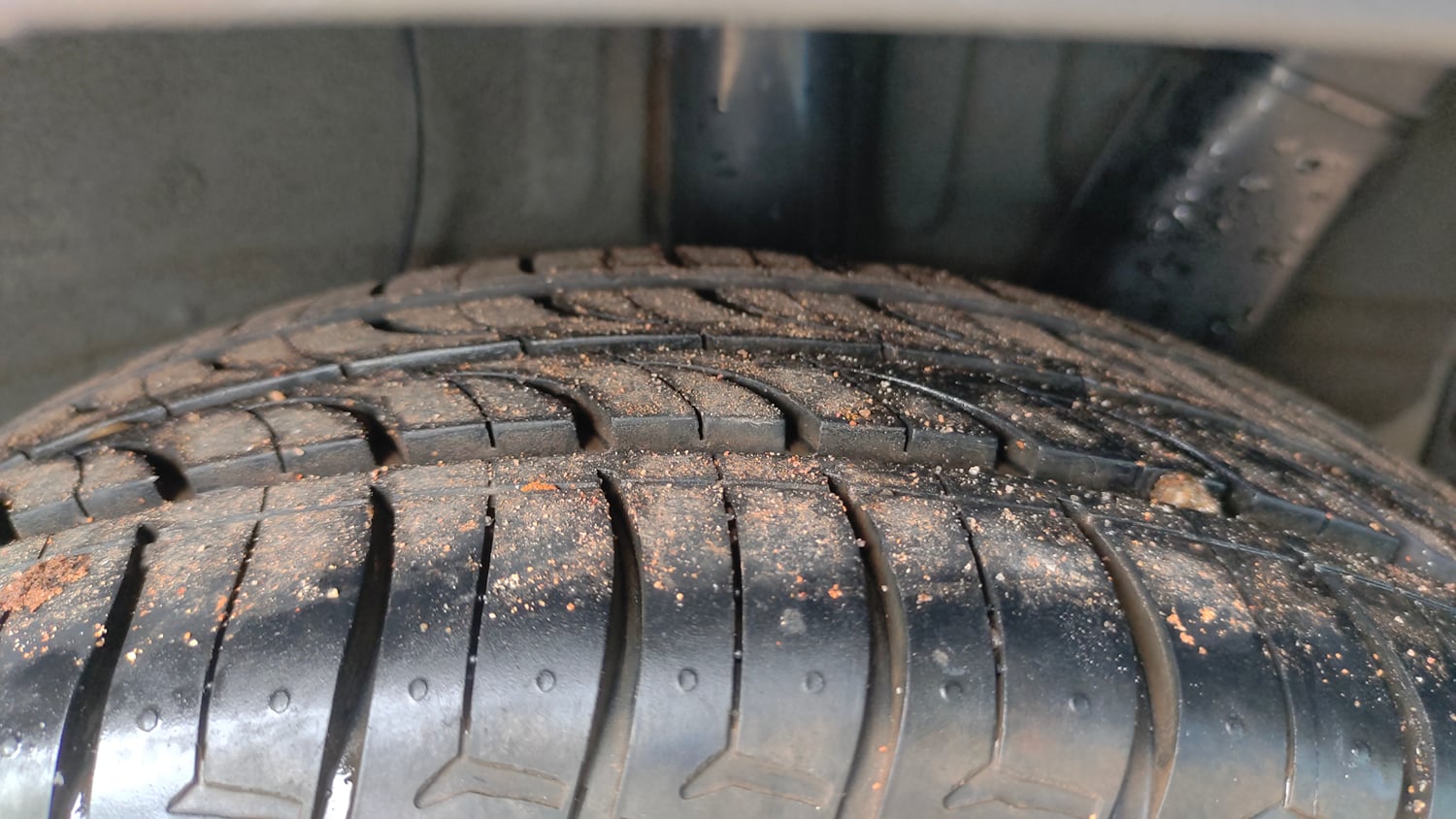 Used 2023 Hyundai Exter SX (O) 1.2 MT Petrol Manual tyres LEFT REAR TYRE TREAD VIEW