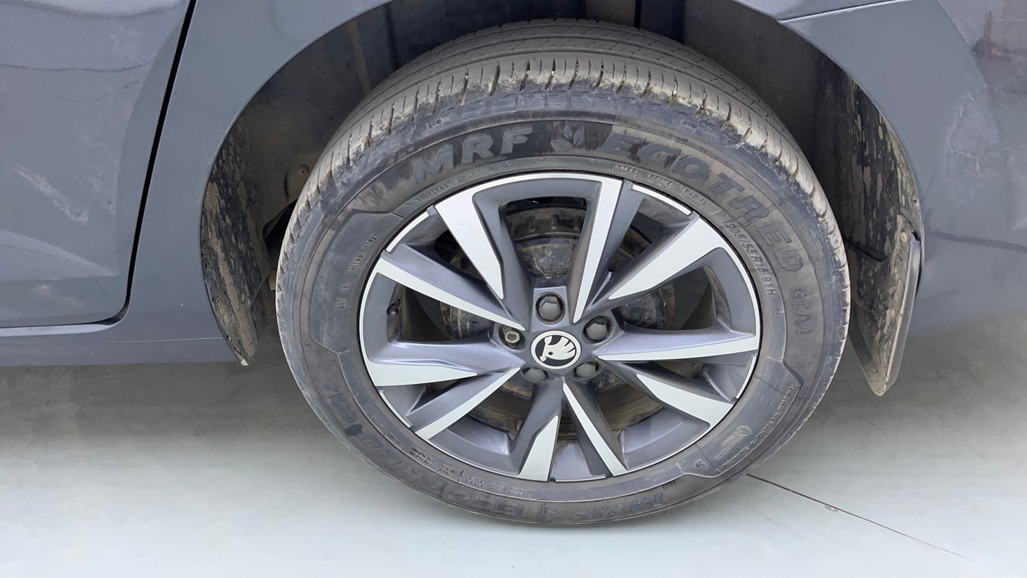 Used 2023 Skoda Slavia Style 1.0L TSI AT Petrol Automatic tyres LEFT REAR TYRE RIM VIEW