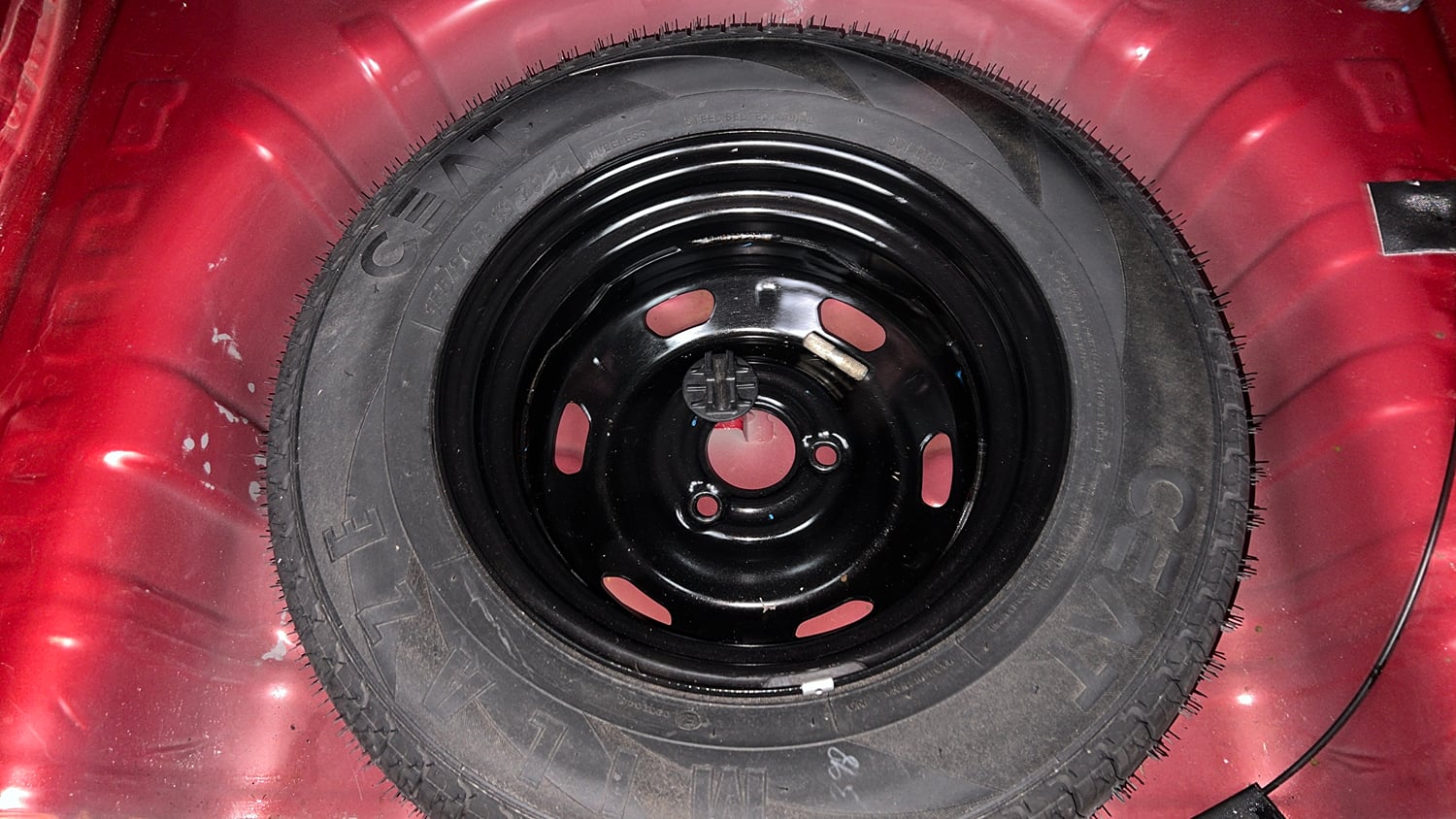Used 2017 Renault Kwid 1.0 RXT AMT Petrol Automatic tyres SPARE TYRE VIEW