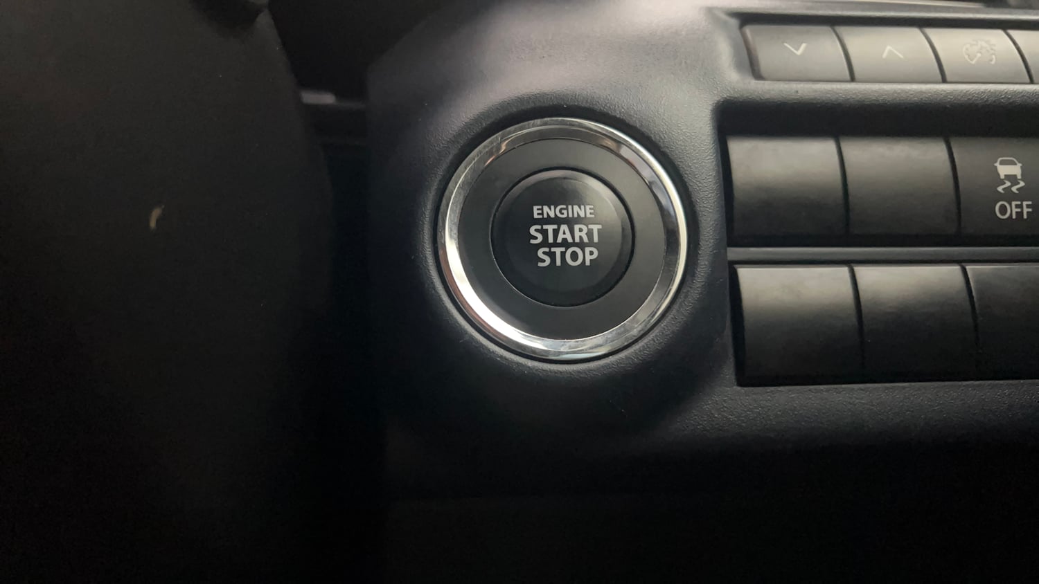 Used 2022 Maruti Suzuki Baleno Alpha AGS Petrol Automatic top_features Keyless start