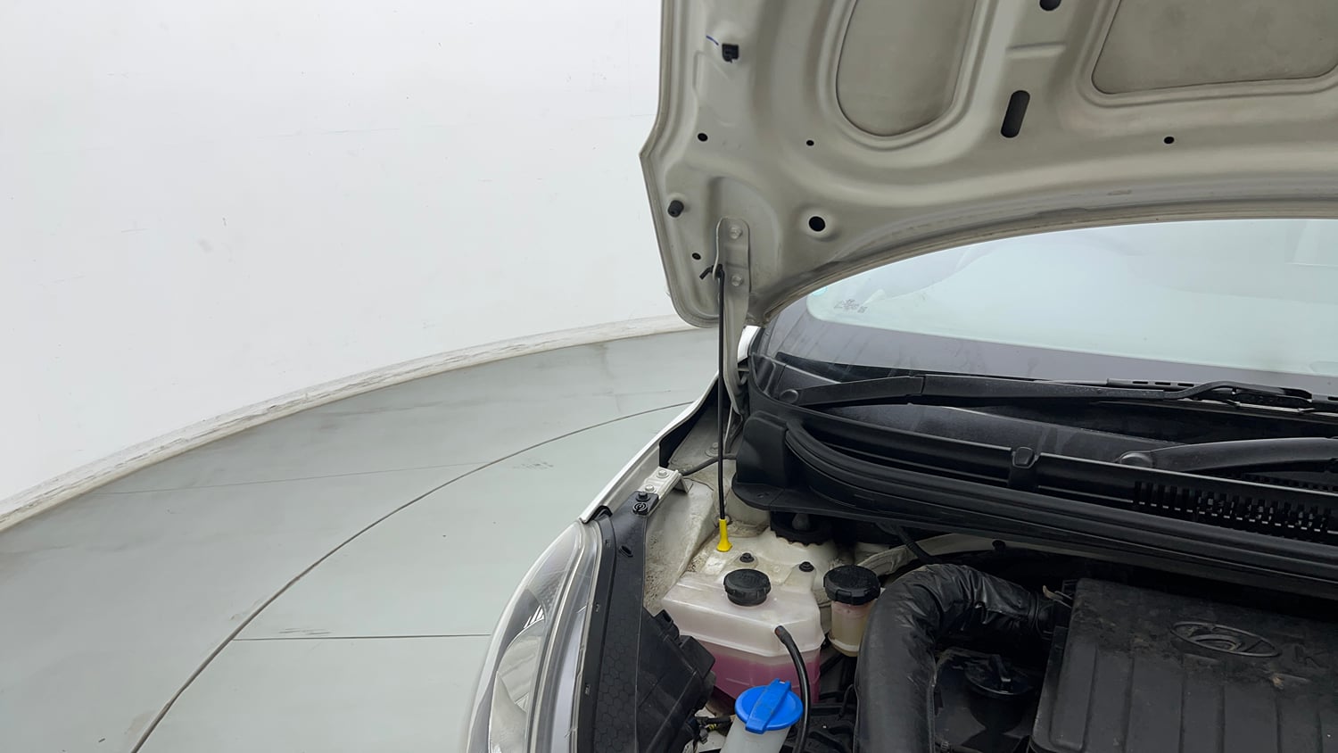 Used 2024 Hyundai Grand i10 Nios Magna 1.2 Kappa AMT Petrol Automatic engine ENGINE RIGHT SIDE HINGE & APRON VIEW