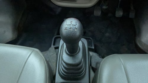 Used 2024 Maruti Suzuki Eeco 5 STR AC Petrol Manual interior GEAR  KNOB VIEW
