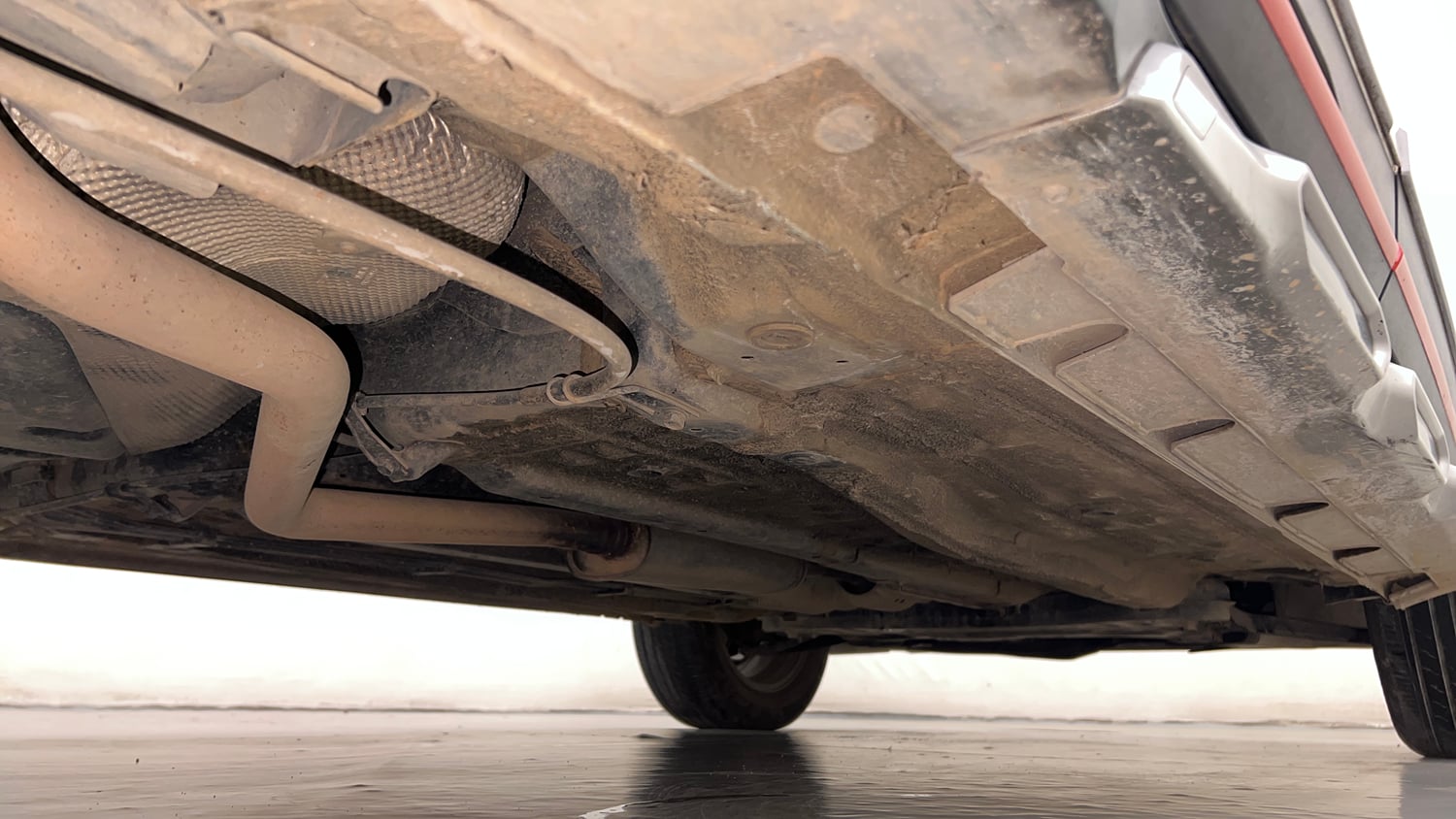 Used 2022 Kia Sonet Anniversary Edition 1.0 iMT Petrol Manual extra REAR RIGHT UNDERBODY VIEW