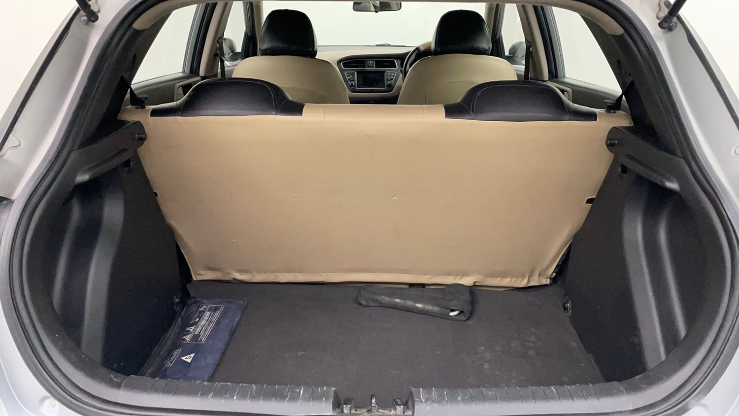 Used 2018 Hyundai Elite i20 Asta 1.2 Petrol Manual interior DICKY INSIDE VIEW