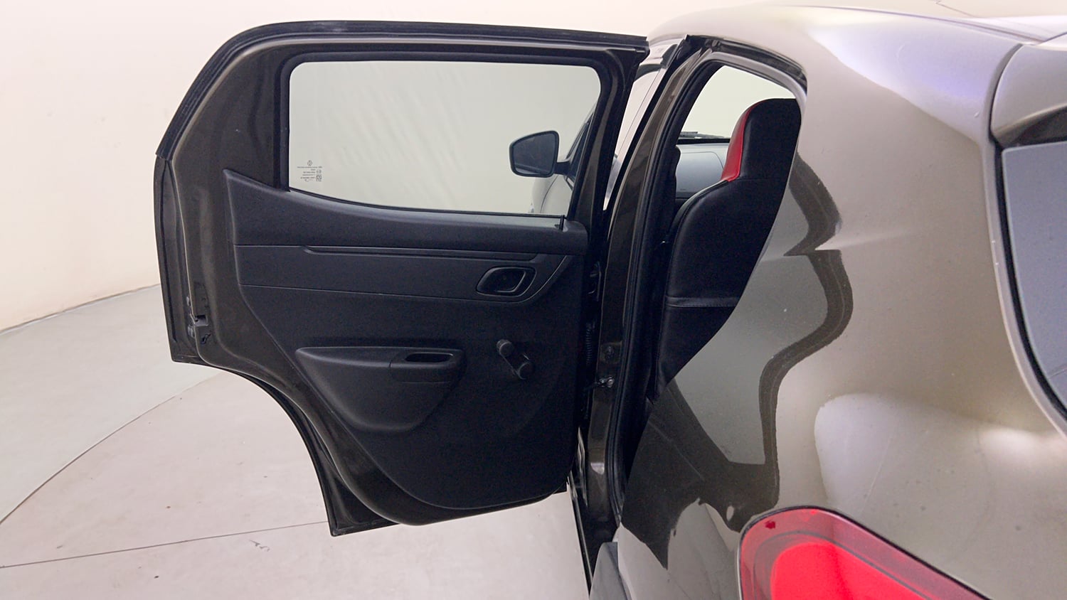 Used 2018 Renault Kwid 1.0 RXT Petrol Manual interior LEFT REAR DOOR OPEN VIEW