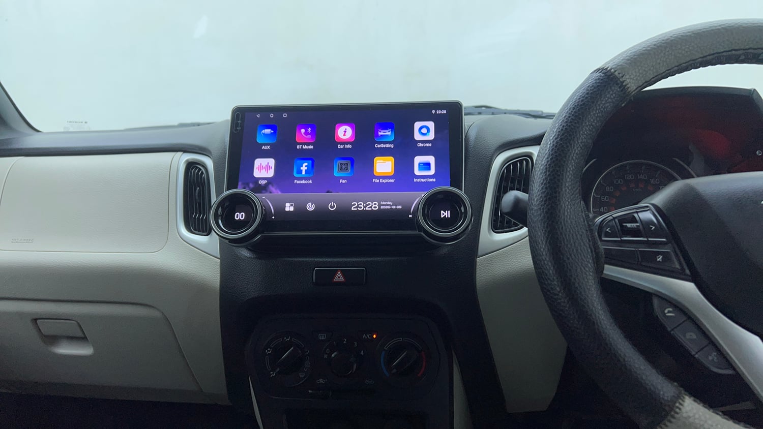 Used 2020 Maruti Suzuki Wagon R ZXi 1.2 AMT Petrol Automatic top_features Touch screen infotainment system