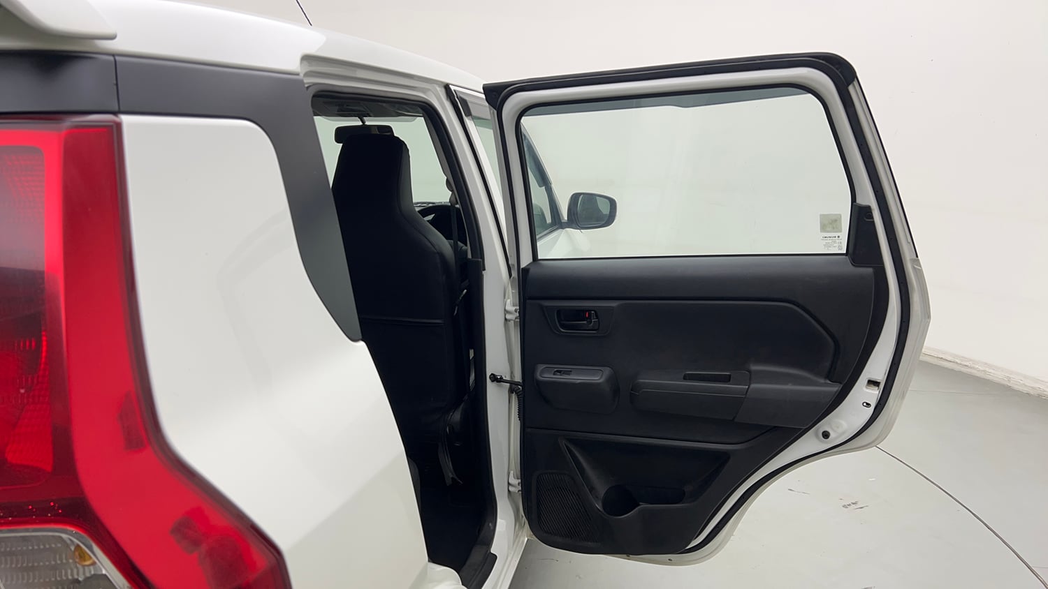 Used 2022 Maruti Suzuki Wagon R LXi (O) 1.0 CNG Cng Manual interior RIGHT REAR DOOR OPEN VIEW