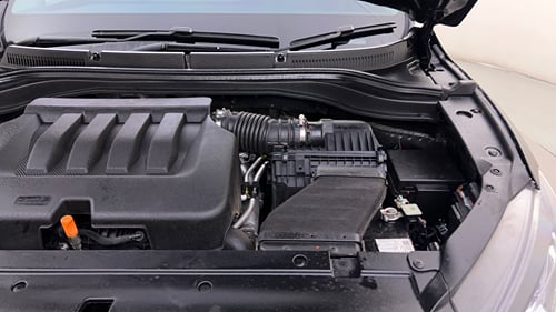 Used 2025 Mahindra XUV700 AX7 Luxury Pack Petrol AT 7 STR Petrol Automatic engine ENGINE LEFT SIDE HINGE & APRON VIEW